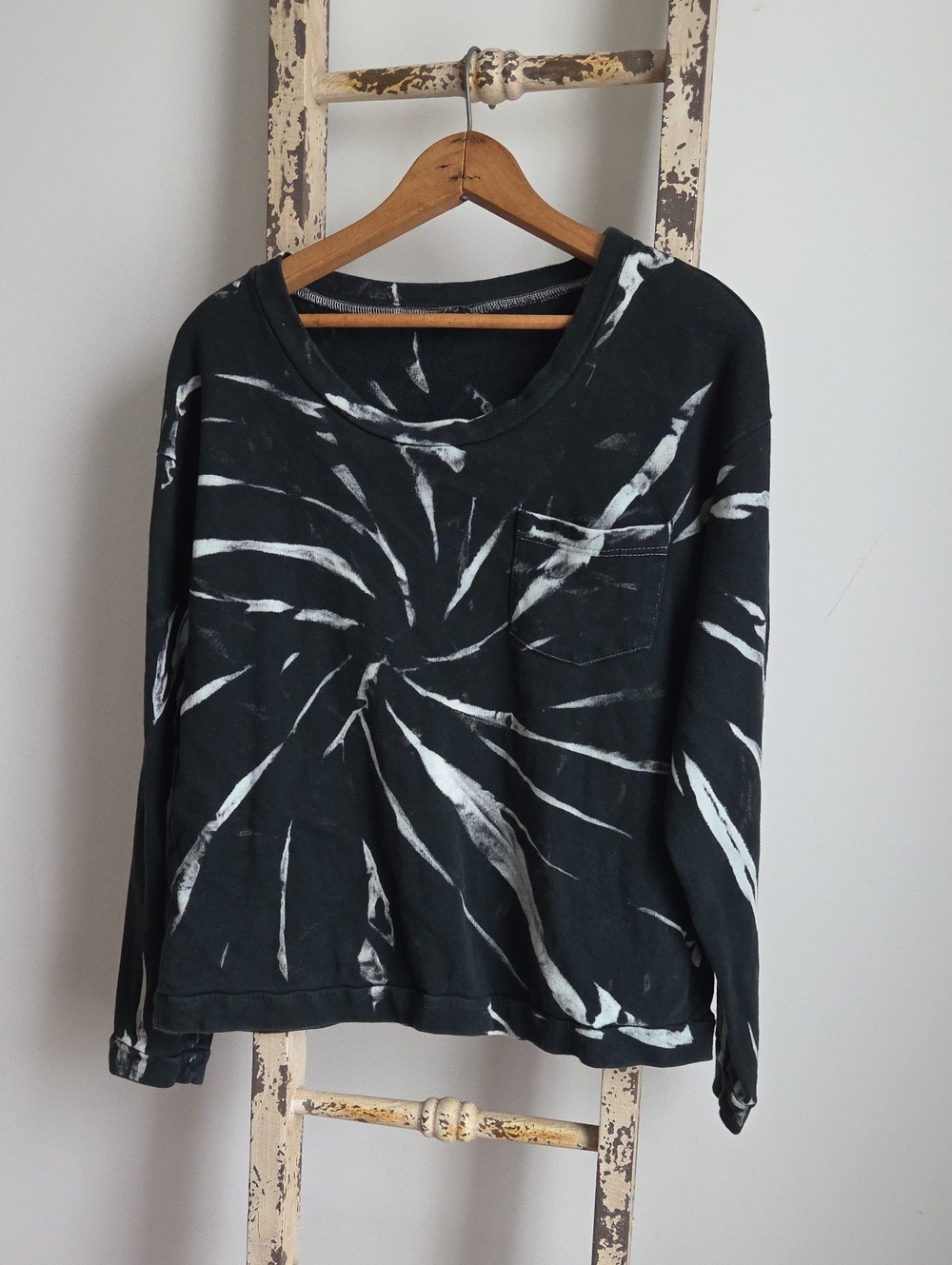 Black Tie-Dye Long-Sleeve Pocket Top